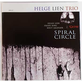 ヘルゲリエントリオのSPIRAL CIRCLEを聴きます