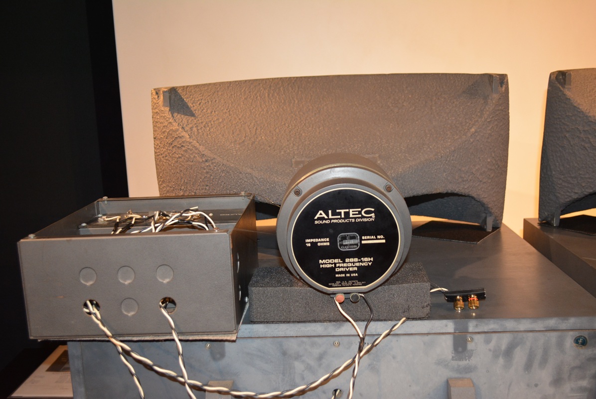 中古品：ALTEC LANSING A5 system 2ウェイ・ホーン・バスレフ型
