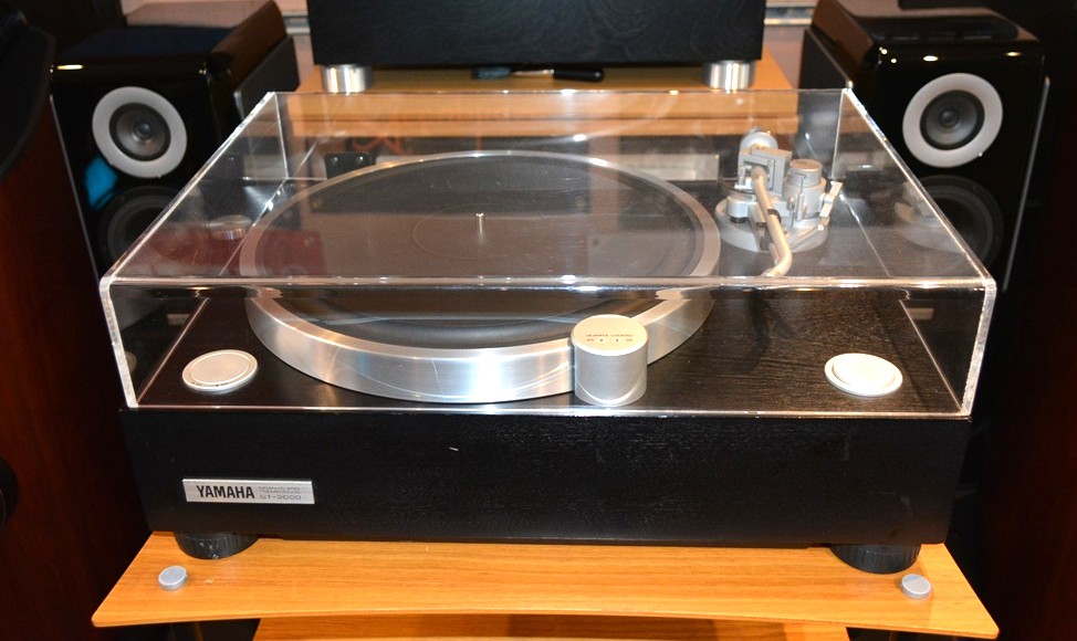 ヤマハレコードプレイヤー2000GT 中古品：YAMAHA GT-2000 レコードプレーヤー 中古品 オーディオ専門店AVBOX