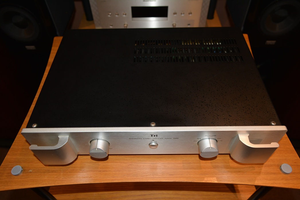 中古品：Triode Future2000 プリメインアンプ 中古品 オーディオ専門店