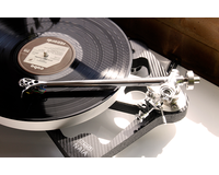 RB Titanium トーンアームを搭載