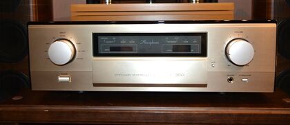 中古品：Accuphase C-2850　フロント