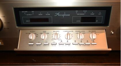 中古品：Accuphase C-2850
