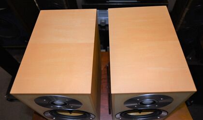 中古品　B&W CM1 Maple