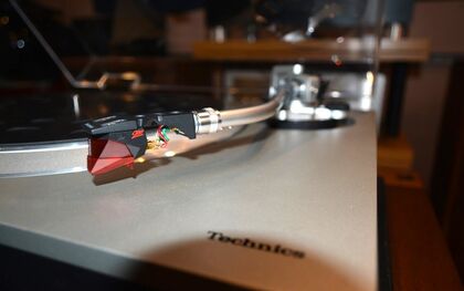 中古品  Technics SL-1500C