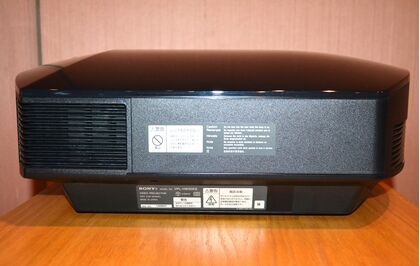 中古品：SONY VPL-HW30ES