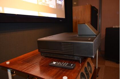 中古品 EPSON EH-LS500B