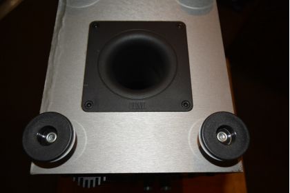 中古品 ELAC SUB 301 ESP 底面