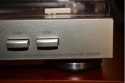 中古品　DENON DP-200USB
