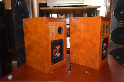 中古品　DALI Royal Menuet II