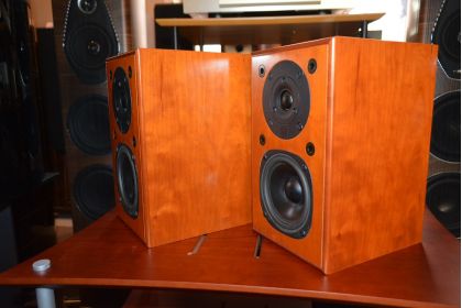 中古品　DALI Royal Menuet II