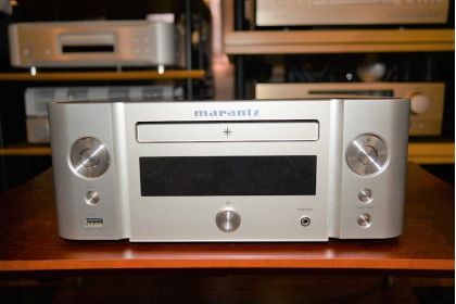 中古品 marantz M-CR611