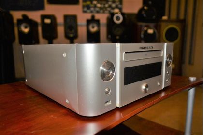 中古品 marantz M-CR611