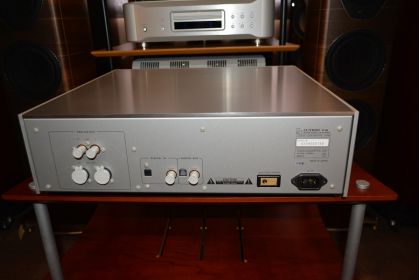 中古品 LUXMAN  D-06