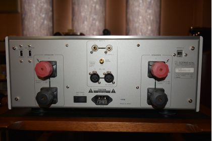 中古品 LUXMAN  M-700u