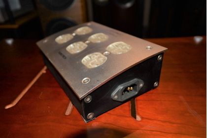 中古品 FURUTECH  e-TP60