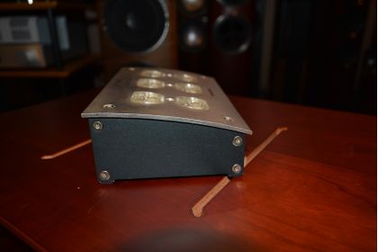 中古品 FURUTECH  e-TP60