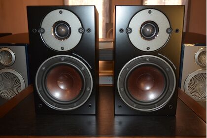 中古品 DALI OBERON1 DW