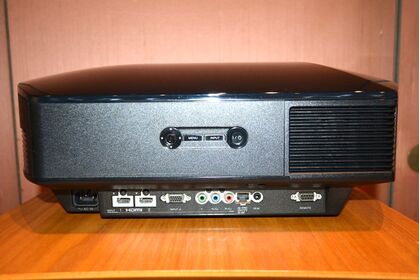 中古品：SONY VPL-HW30ES