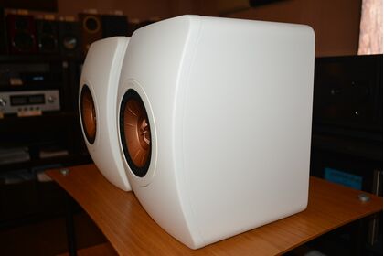 中古品 KEF LS50 Meta