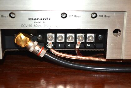 L型RCAプラグオーディオケーブル