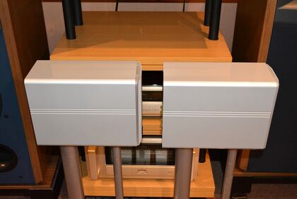 中古品 ELAC  CL310 JET