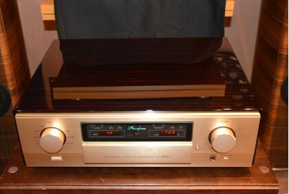 中古品：Accuphase C-2850　フロント