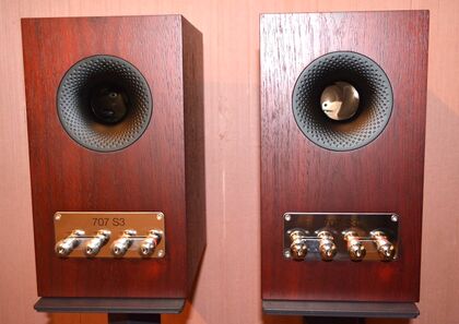 販売終了：中古品：Bowers＆Wilkins 707S3 ローズナット 正規