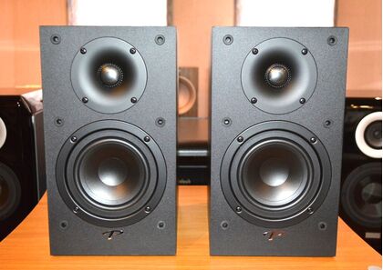 中古品：Paradigm MONITOR SE ATOM