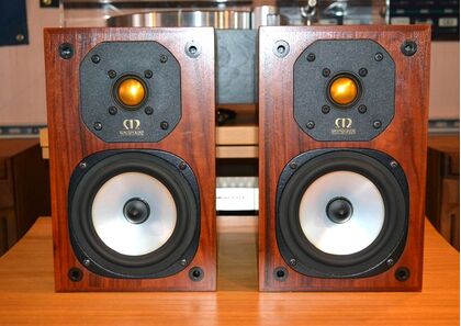 中古品：MONITOR AUDIO  Studio2
