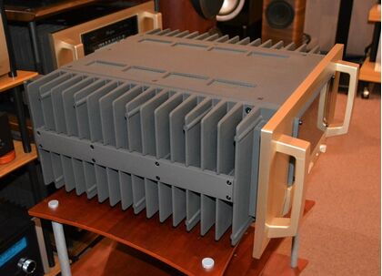 中古品 Accuphase  A-60