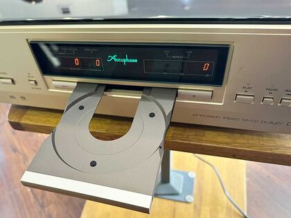 中古品：Accuphase DP-750　CDトレイオープン
