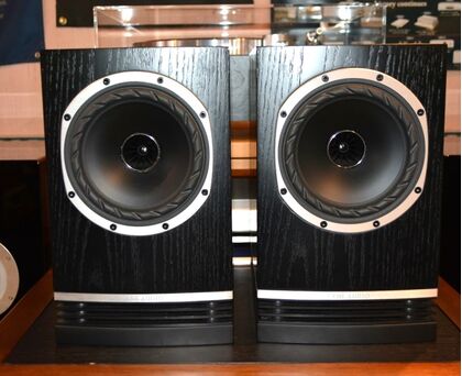 中古品 FyneAudio F500