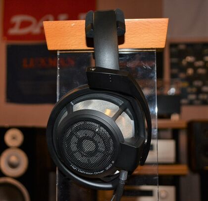 中古品 SENNHEISER HD800
